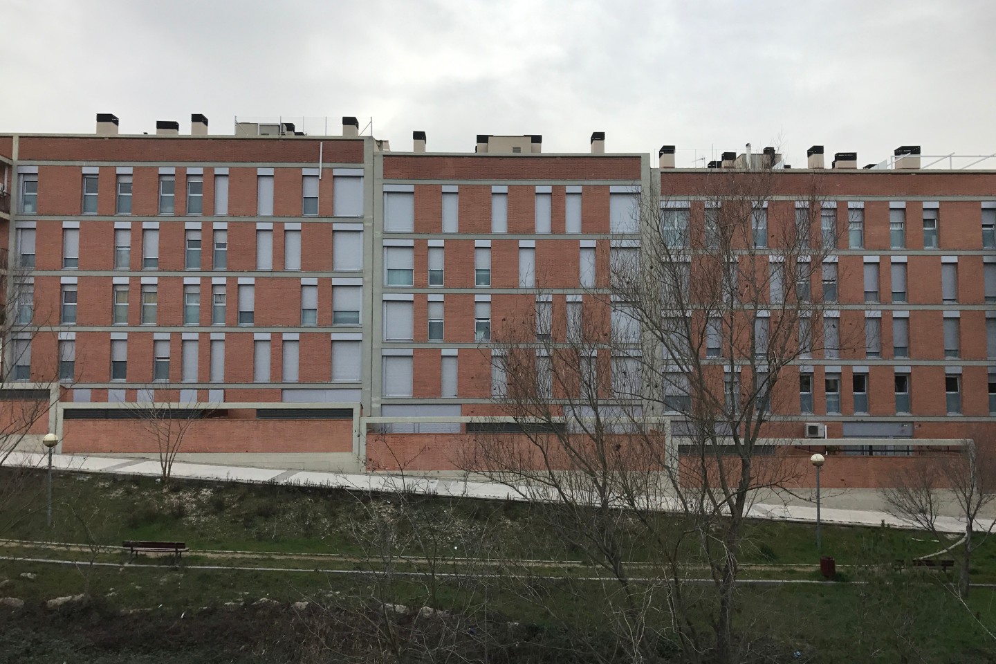 Edifici de 38 habitatges, 2 locals i aparcament a la carretera de Valls de Santa Margarida de Montbui Pere Serra Arquitectura. Edifici de 38 habitatges, 2 locals i aparcament a la carretera de Valls de Santa Margarida de Montbui.