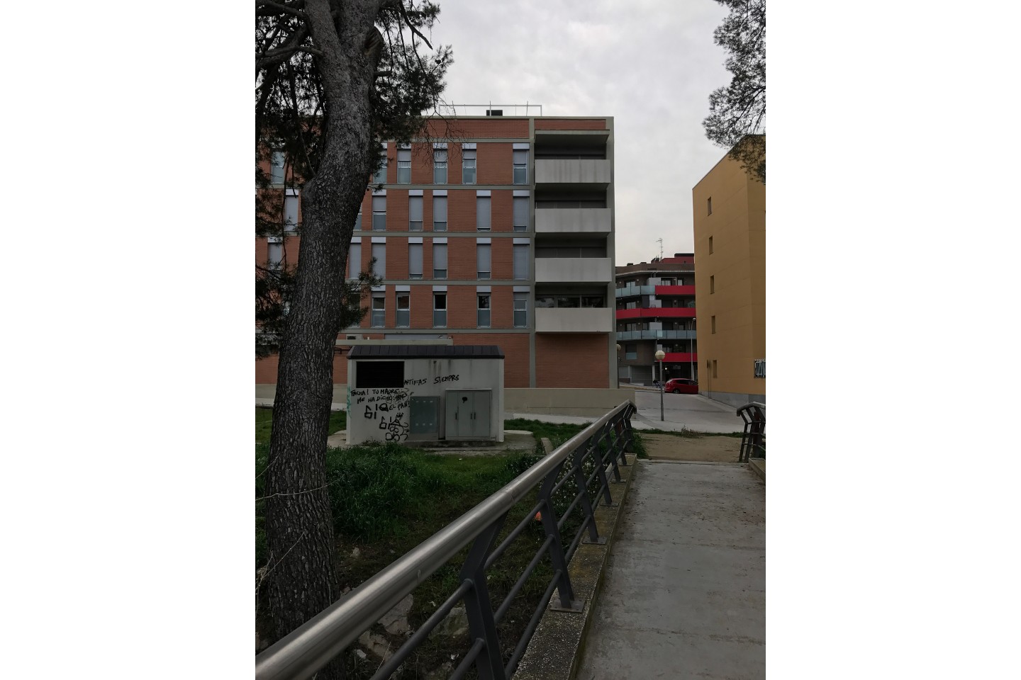 Edifici de 38 habitatges, 2 locals i aparcament a la carretera de Valls de Santa Margarida de Montbui Pere Serra Arquitectura. Edifici de 38 habitatges, 2 locals i aparcament a la carretera de Valls de Santa Margarida de Montbui.